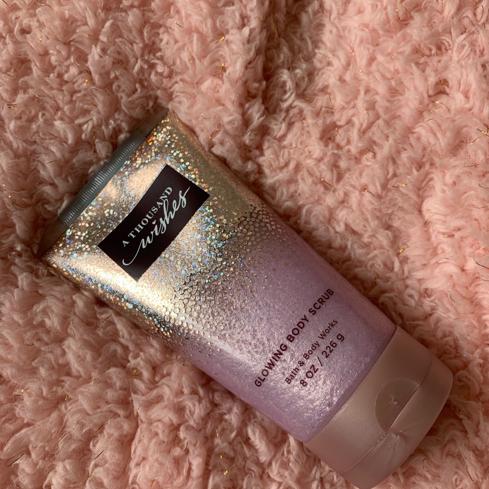 Bath&Body works flowing body scrub 🌟